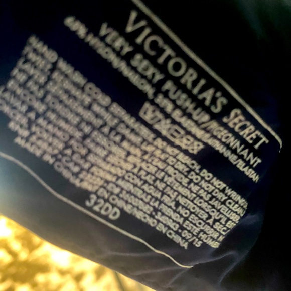 VICTORIAS SECRET VERY SEXY PUSH-UP BRA - Picture 3 of 3